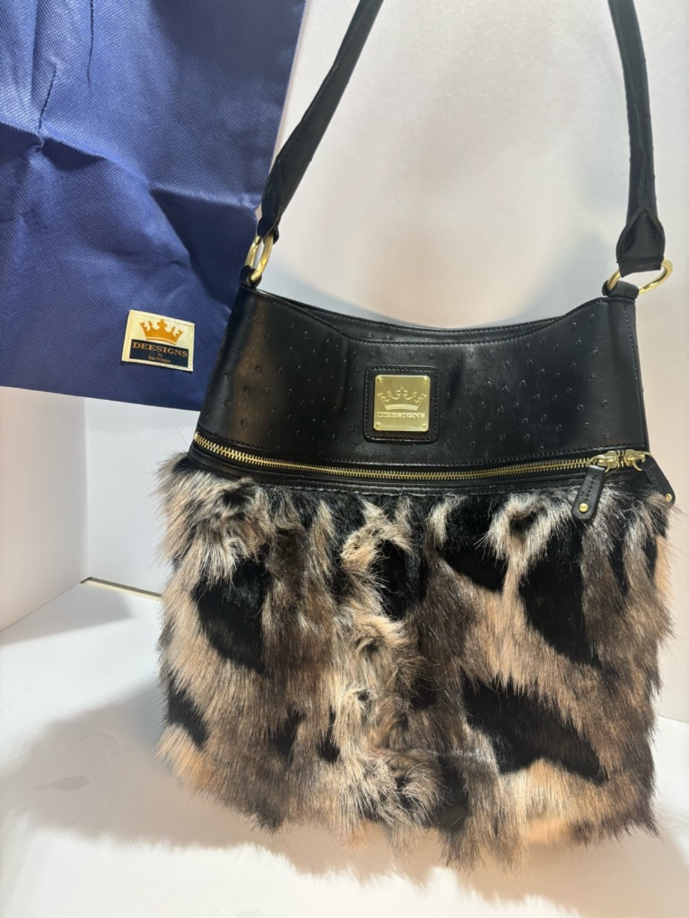 Deesigns by Dee Ocleppo Faux Fur Leopard Shoulder Bag – Excellent Condition